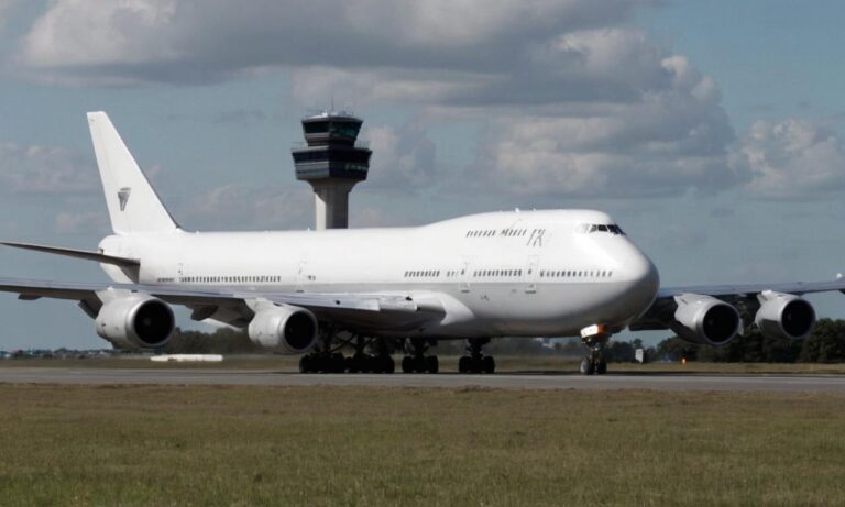 How Long is a Boeing 747